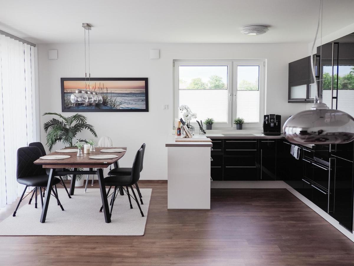 Moderne Ferienwohnung Mit Seeblick & Terrasse 96Qm Grossraeschen Luaran gambar